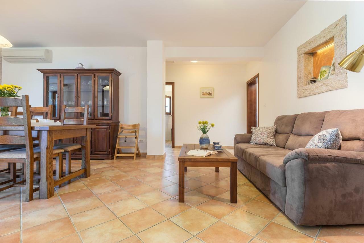Vila Elida Pazin Luaran gambar